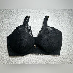 Victoria's Secret Lightly Lined Lace Plunge Bra